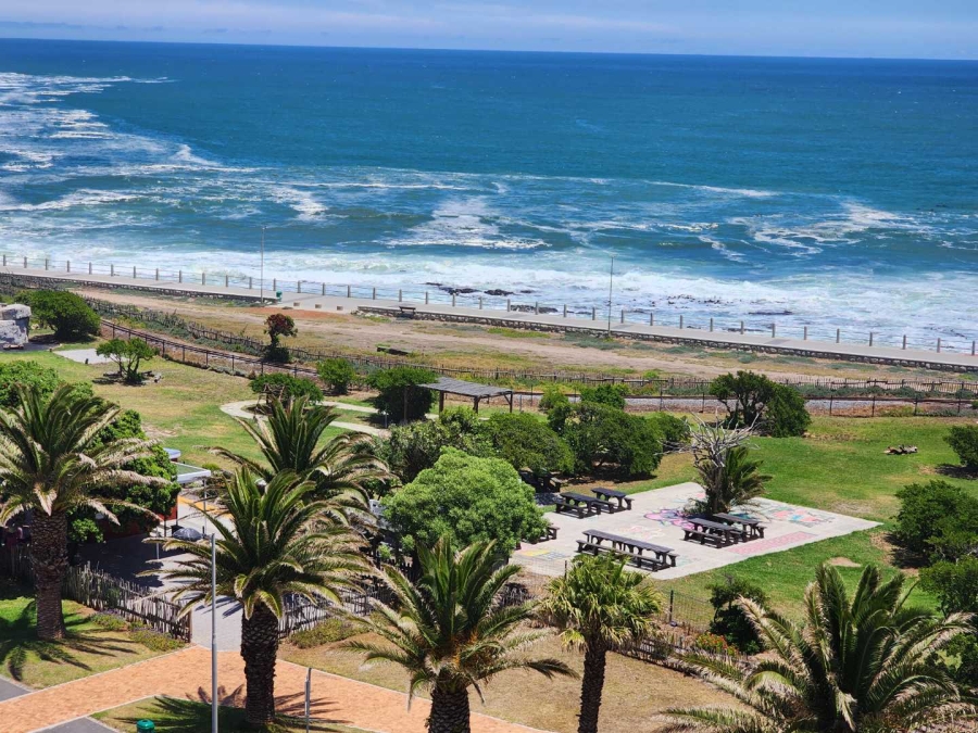 2 Bedroom Property for Sale in Mouille Point Western Cape